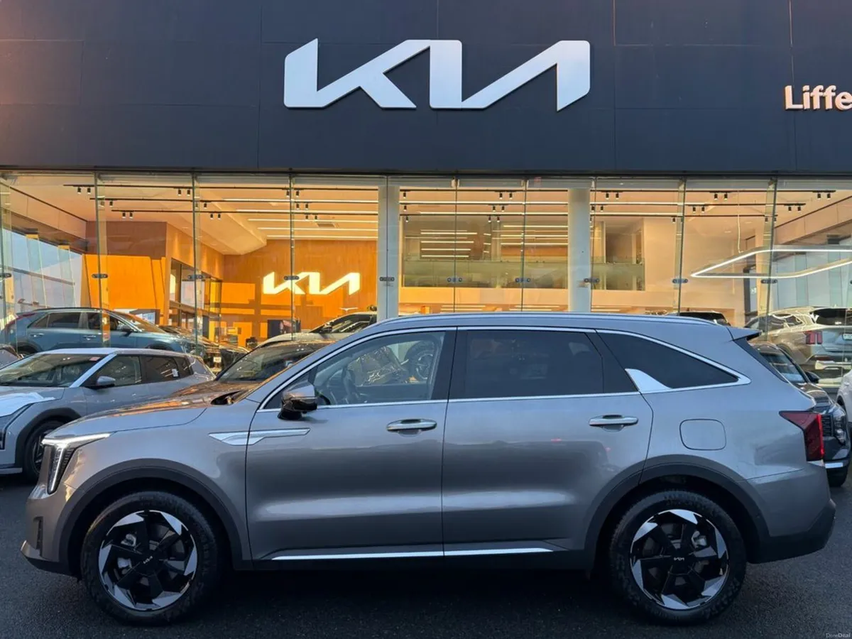 Kia Sorento 1.6 Plug In Hybrid (7 Seats) - Image 4