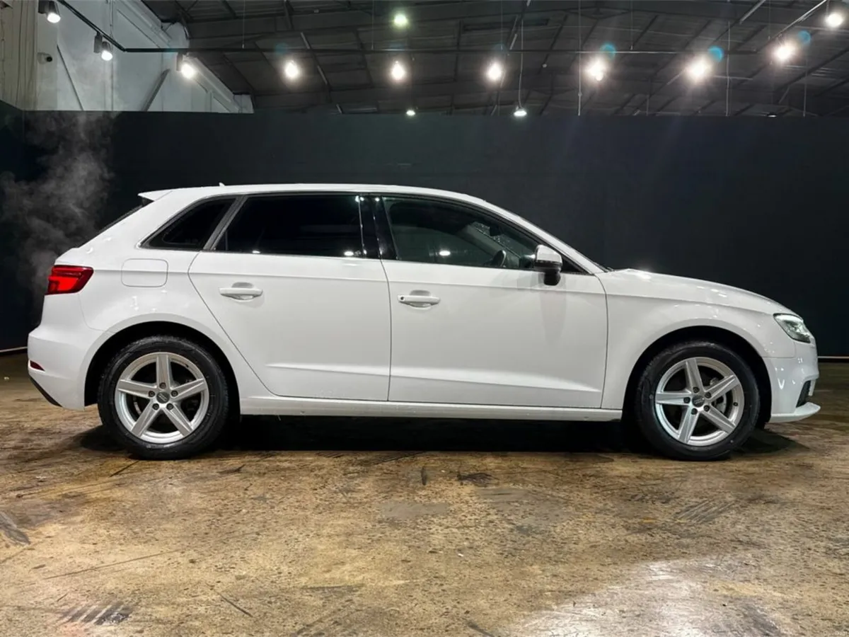 Audi A3 FACTORY ALLOYS - CRUISE CONTROL - REVERSE - Image 3