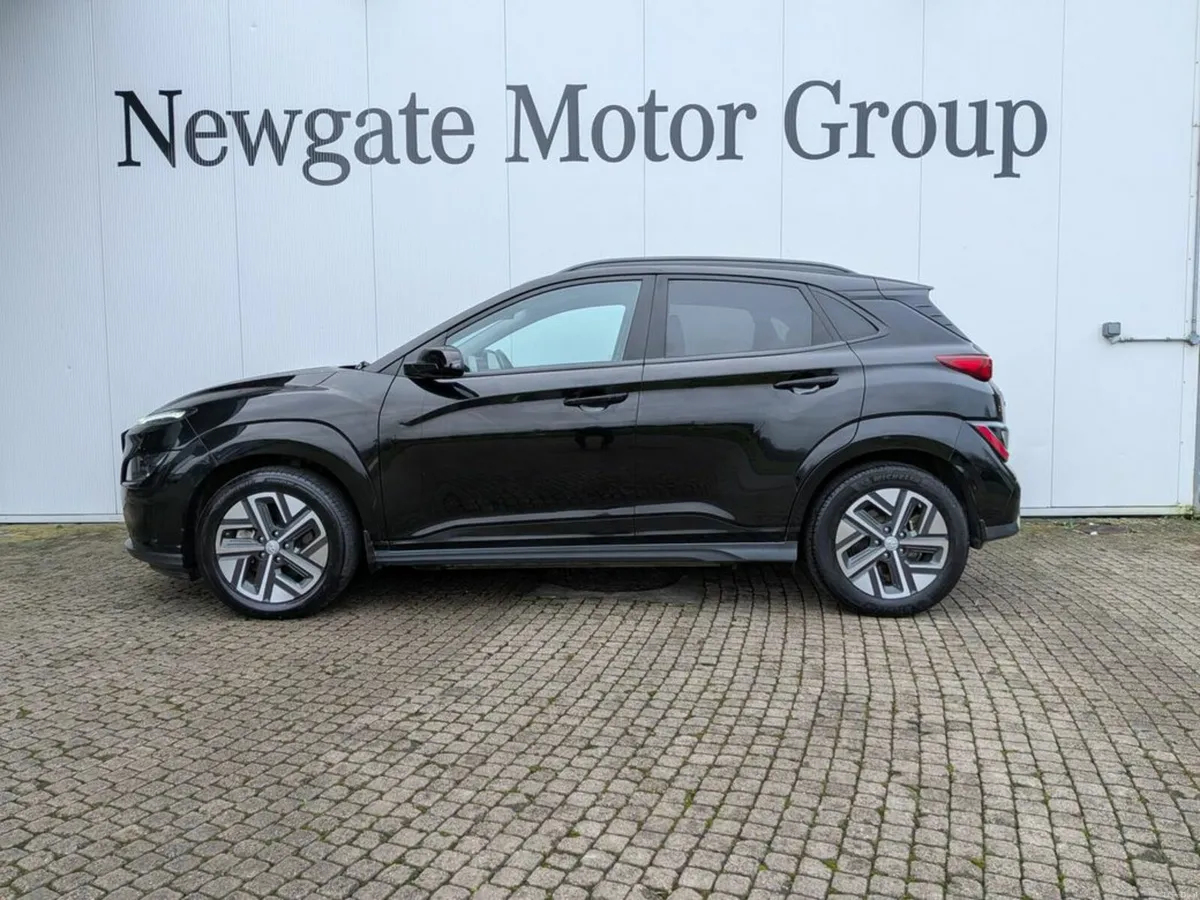 Hyundai KONA Premium 39 5DR Auto -BEST VALUE IN IR - Image 3