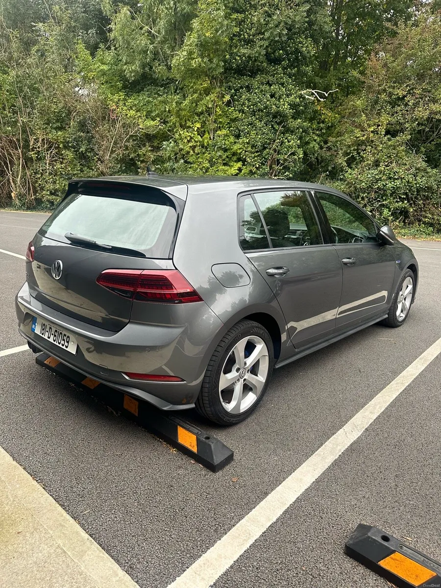 Volkswagen Golf GTE Hybrid - Image 4