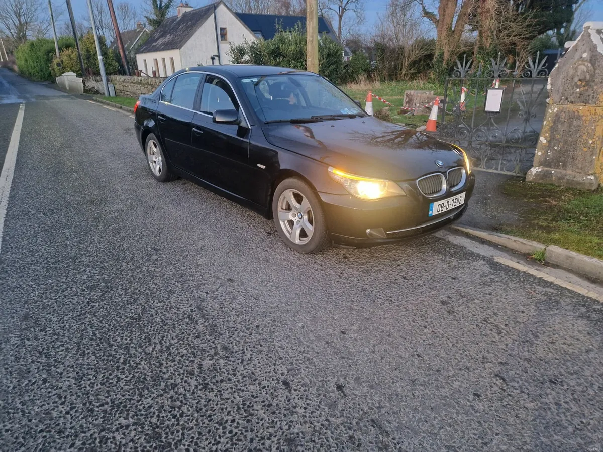 BMW 5-Series 2008 - Image 2