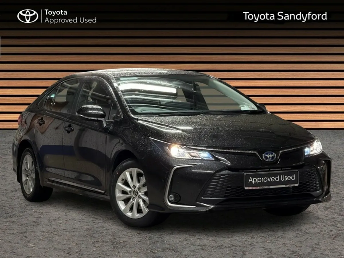Toyota Corolla HYBRID LUNA AUTO SALOON // TOYOTA S - Image 1