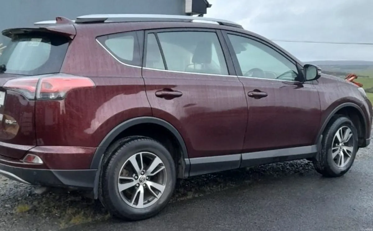 Toyota RAV4 2018 Diesel with full service history - Image 2