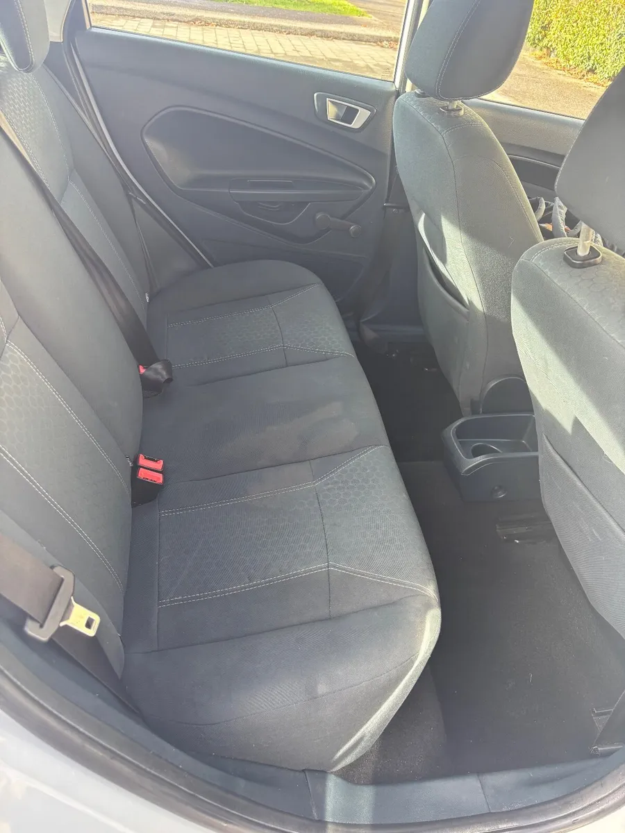 Ford Fiesta 2011 - Image 3