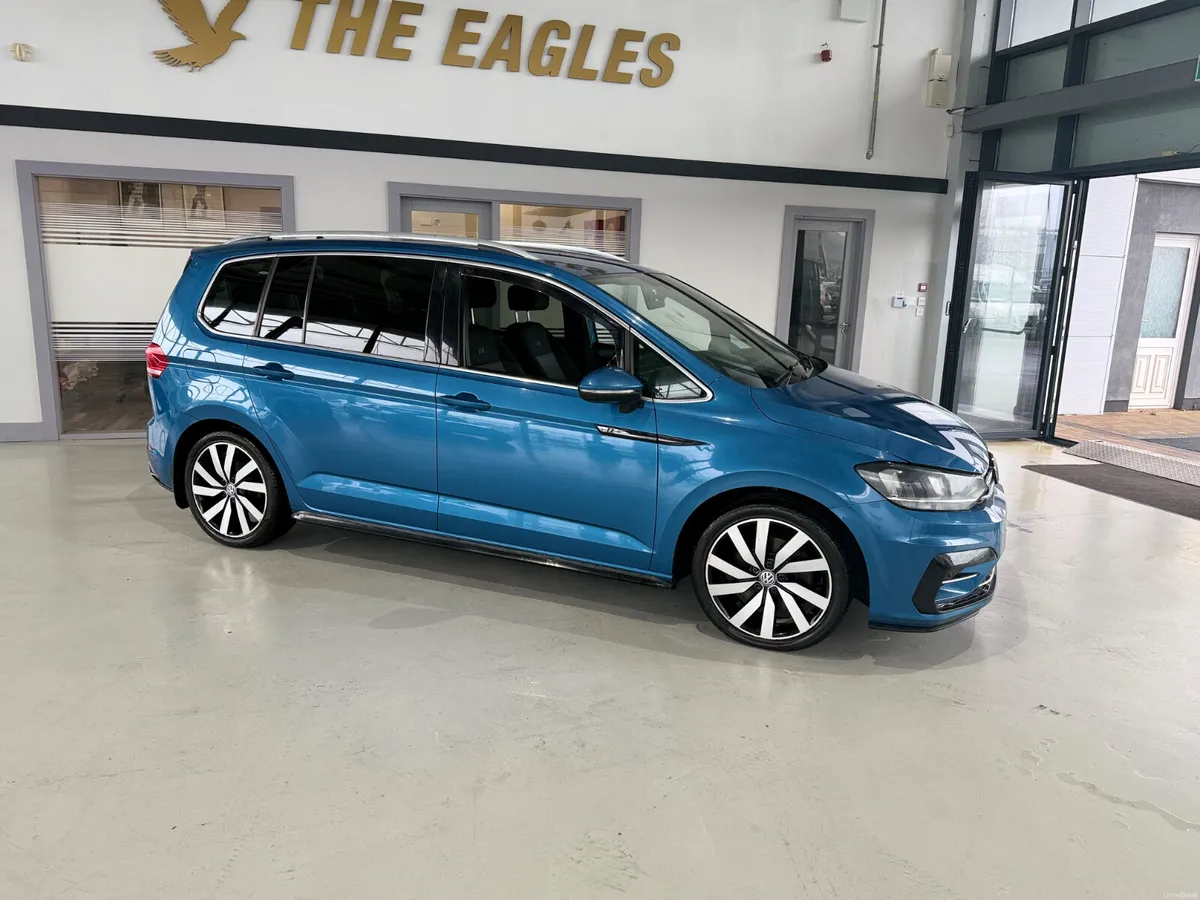Volkswagen Touran 2017 - Image 2