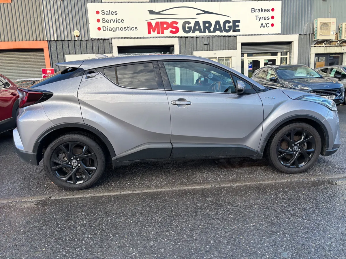 2022 Toyota C-HR 1.8 HYBRID SPORT BITONE - Image 1