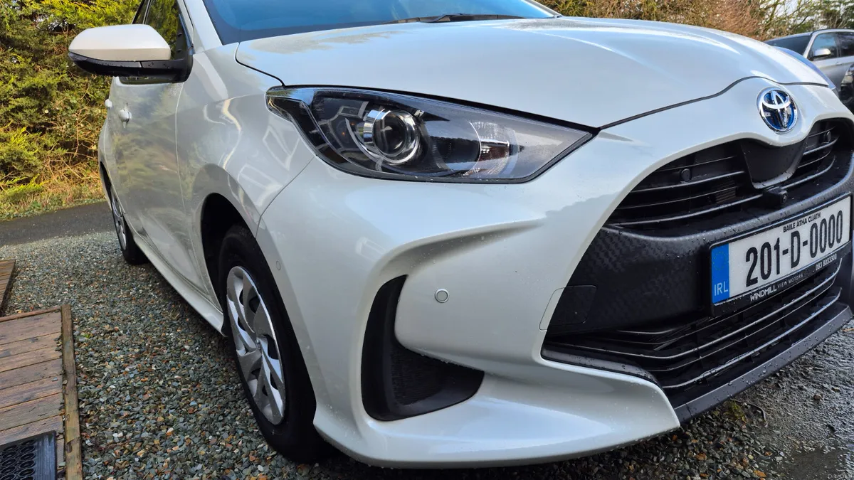 Toyota Yaris 1.5 Hybrid X pack - Image 4