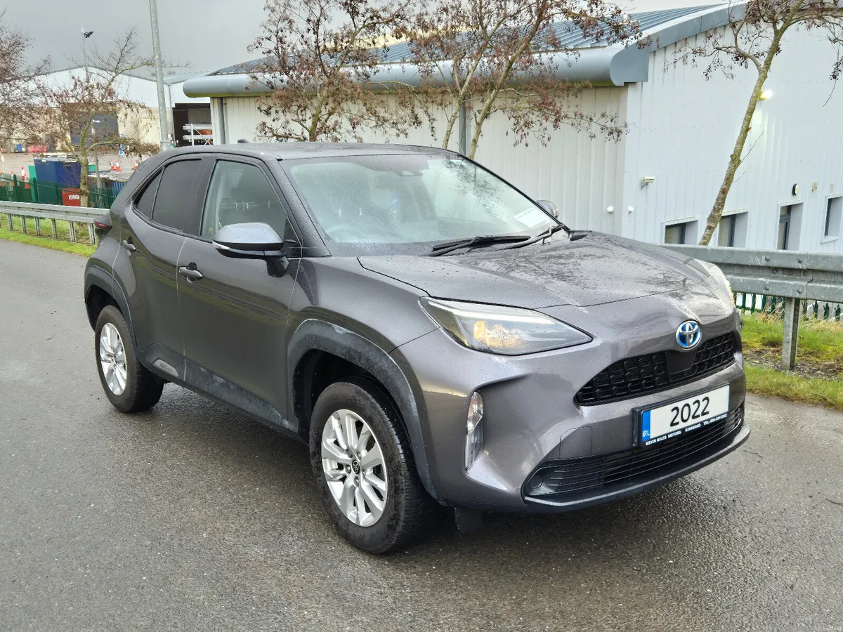 Toyota Yaris Cross  ICON HEV AUTO - Image 3