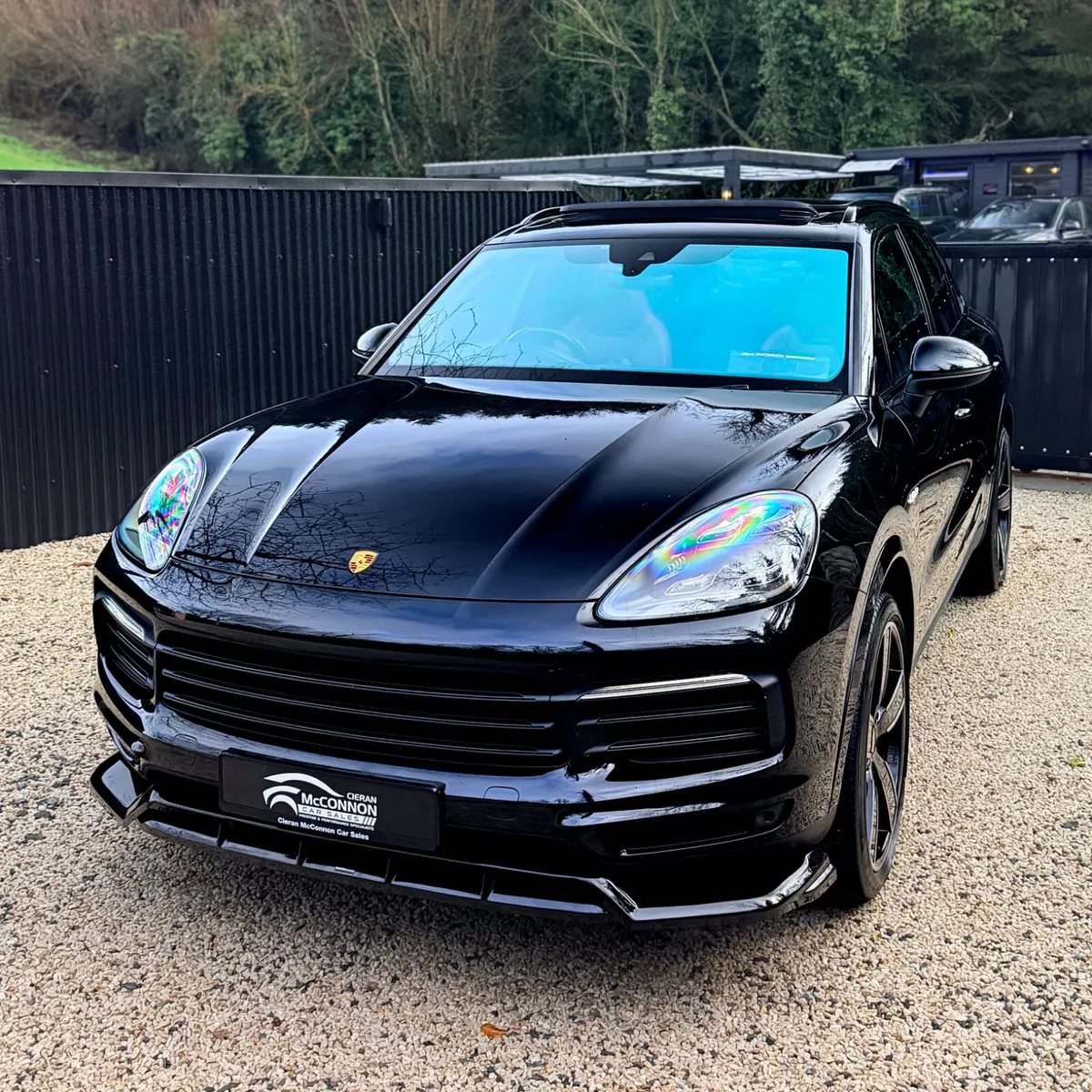 2022 (221) Porsche Cayenne 3.0 V6 E-Hybrid S (462 - Image 3