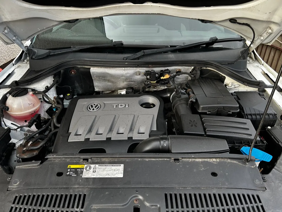 Volkswagen Tiguan 2015 - Image 2