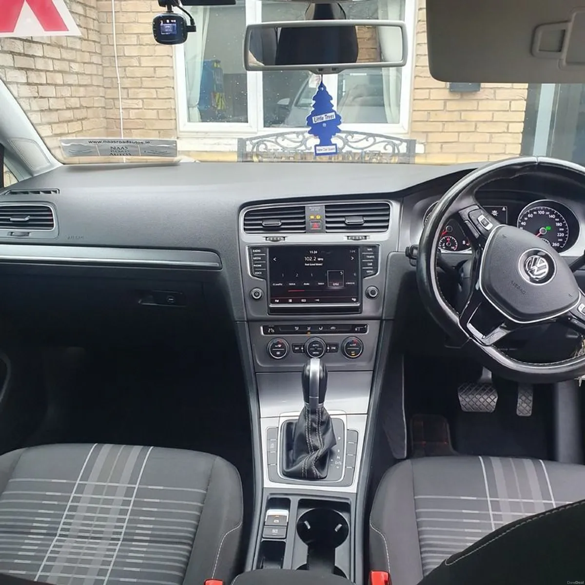 2016 Volkswagen Golf - Image 4