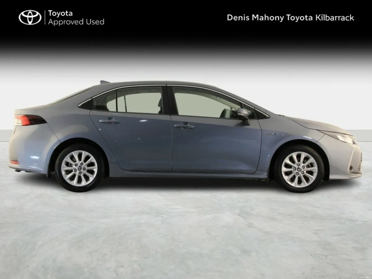 Toyota Corolla HYBRID LUNA SALOON - Image 3