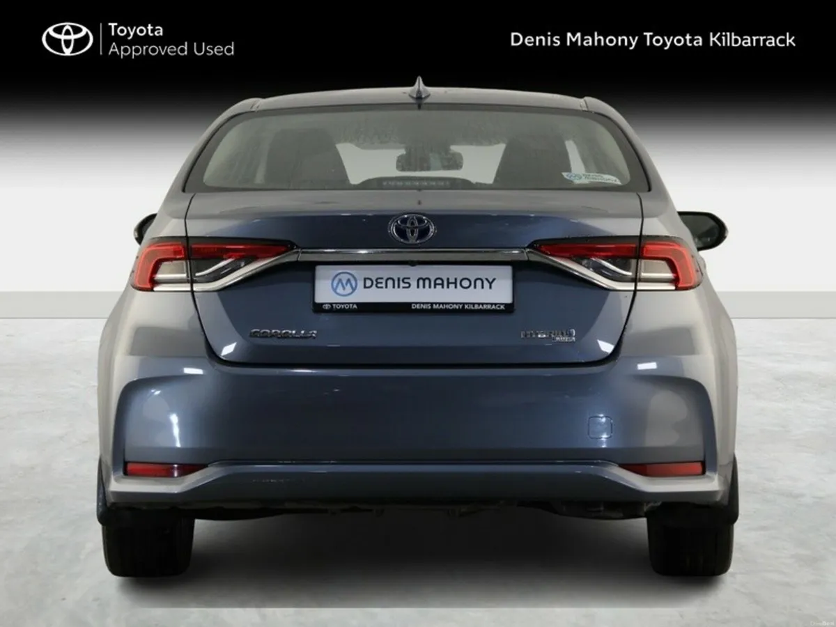 Toyota Corolla HYBRID LUNA SALOON - Image 4