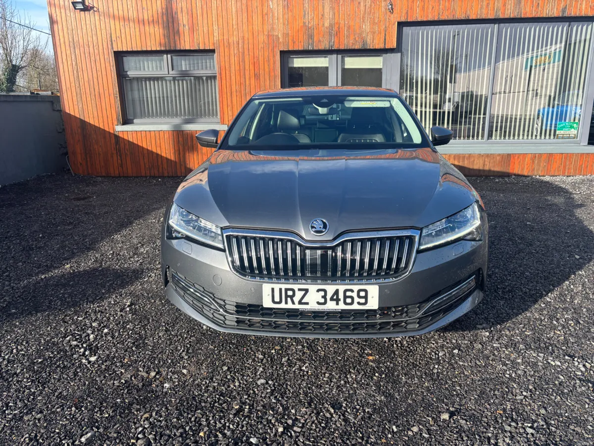 Skoda Superb 2023 - Image 2