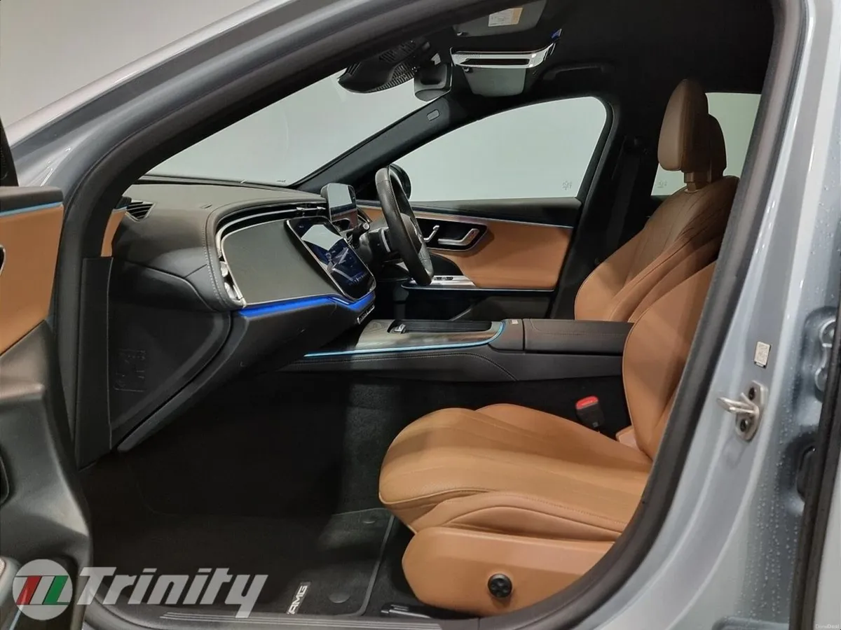 Mercedes-Benz E-Class ** 300de ** AMG LINE PLUS ** - Image 4