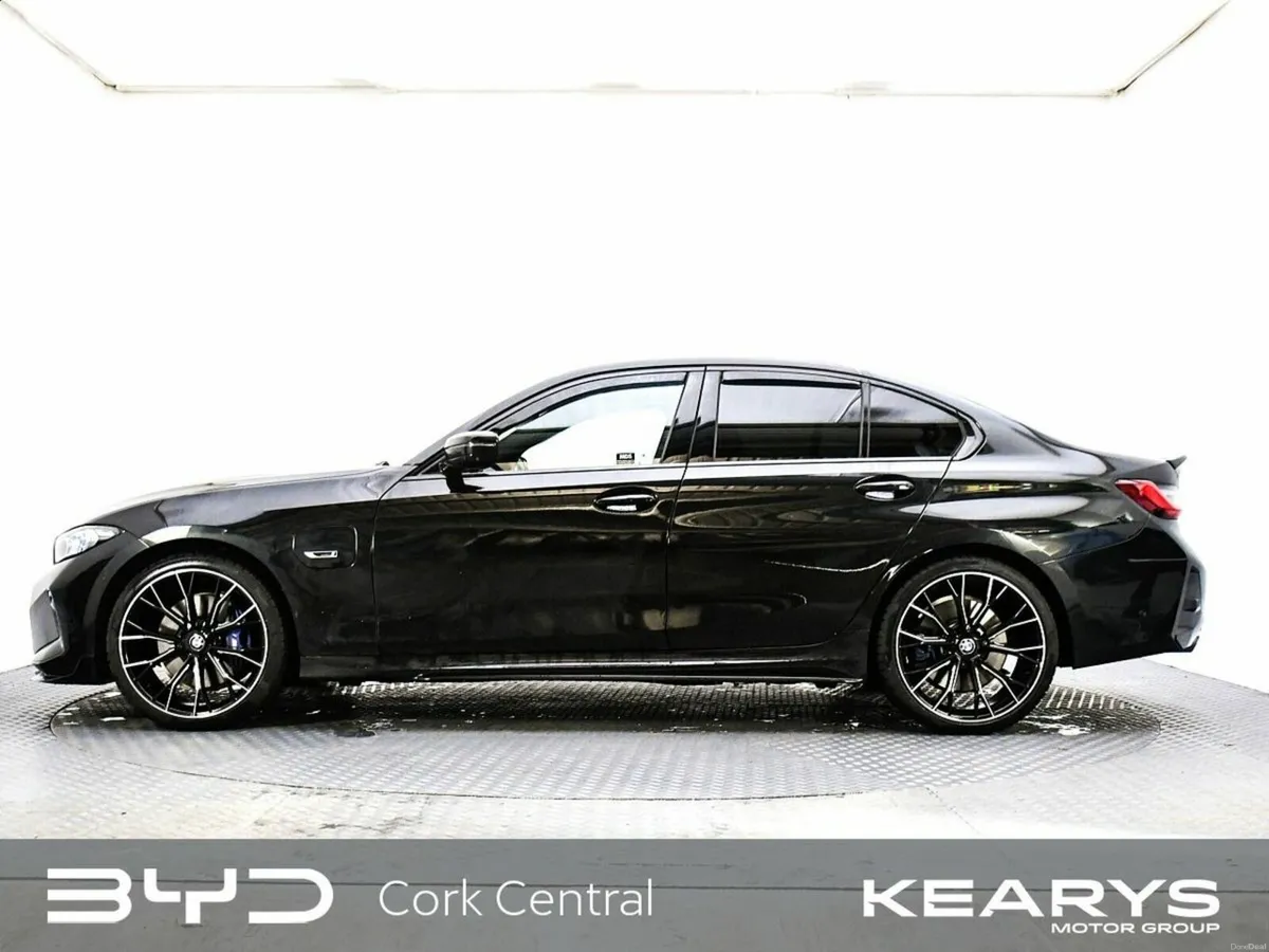 BMW 3-Series 330e M Sport Pro Auto TOP SPEC - Image 4