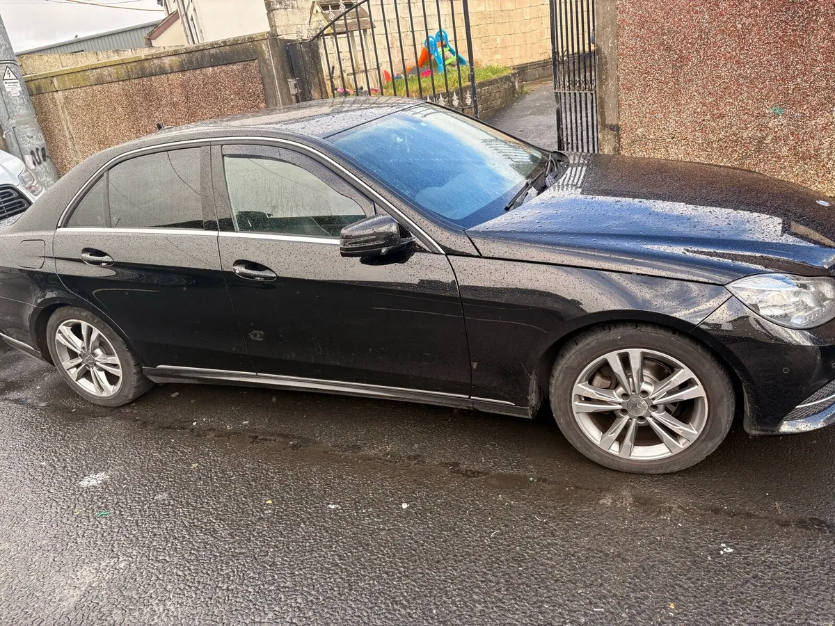 Mercedes E220 - Image 3