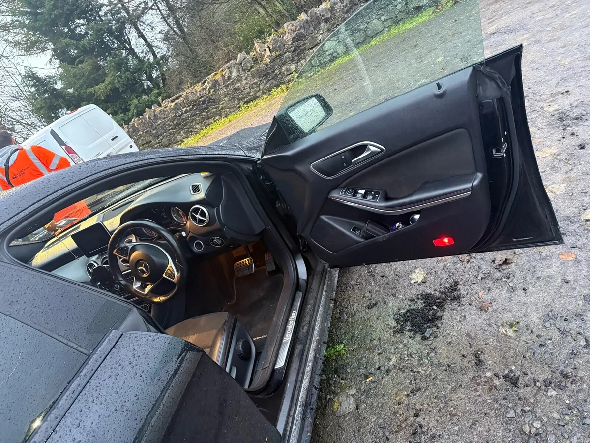 Mercedes-Benz CLA 2.1L 2015 - Image 3