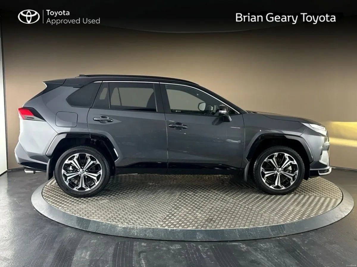 Toyota RAV4 PLUG-IN HYBRID SPORT - Image 3