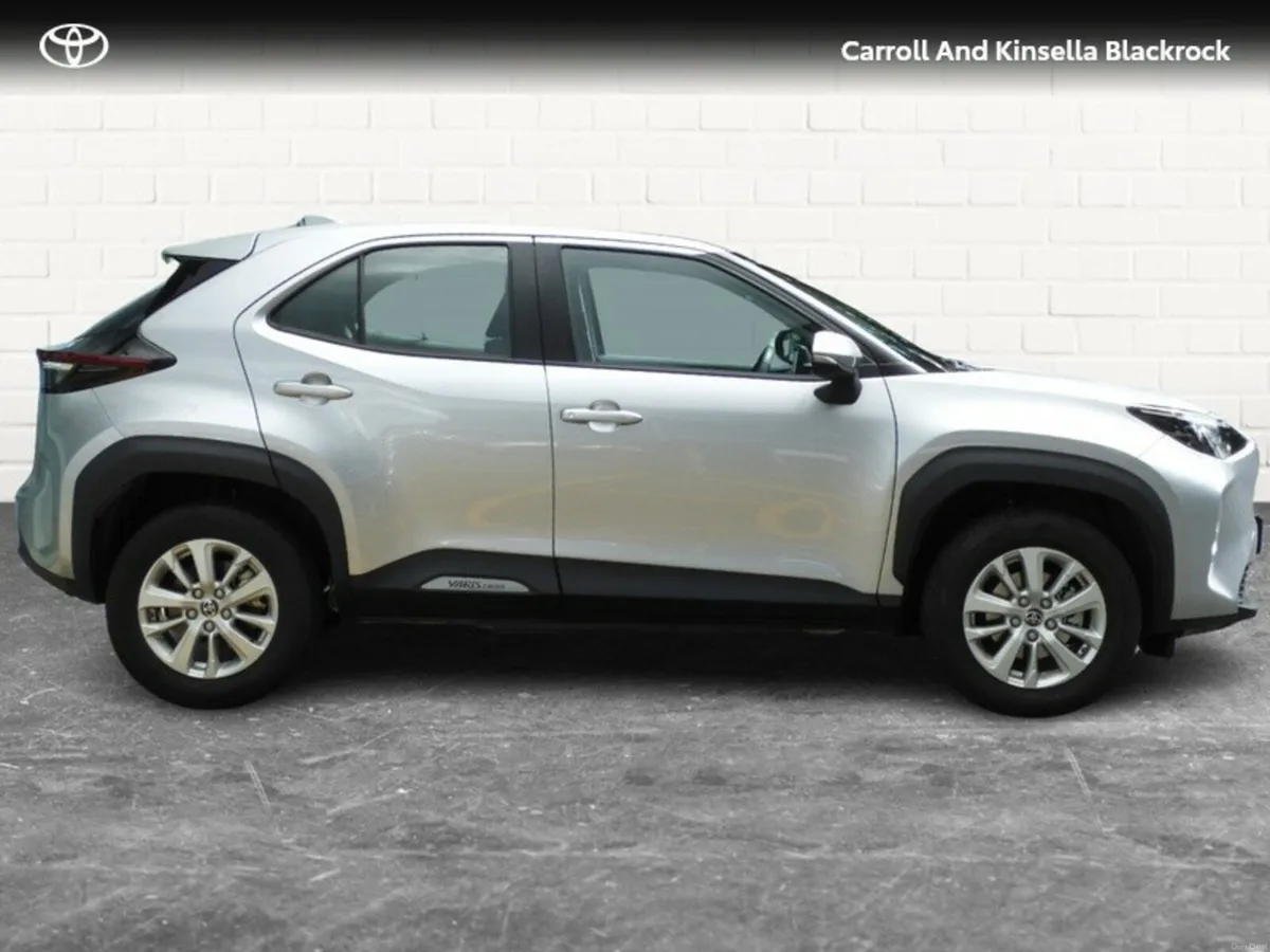 Toyota Yaris Cross Hybrid Luna - Image 3