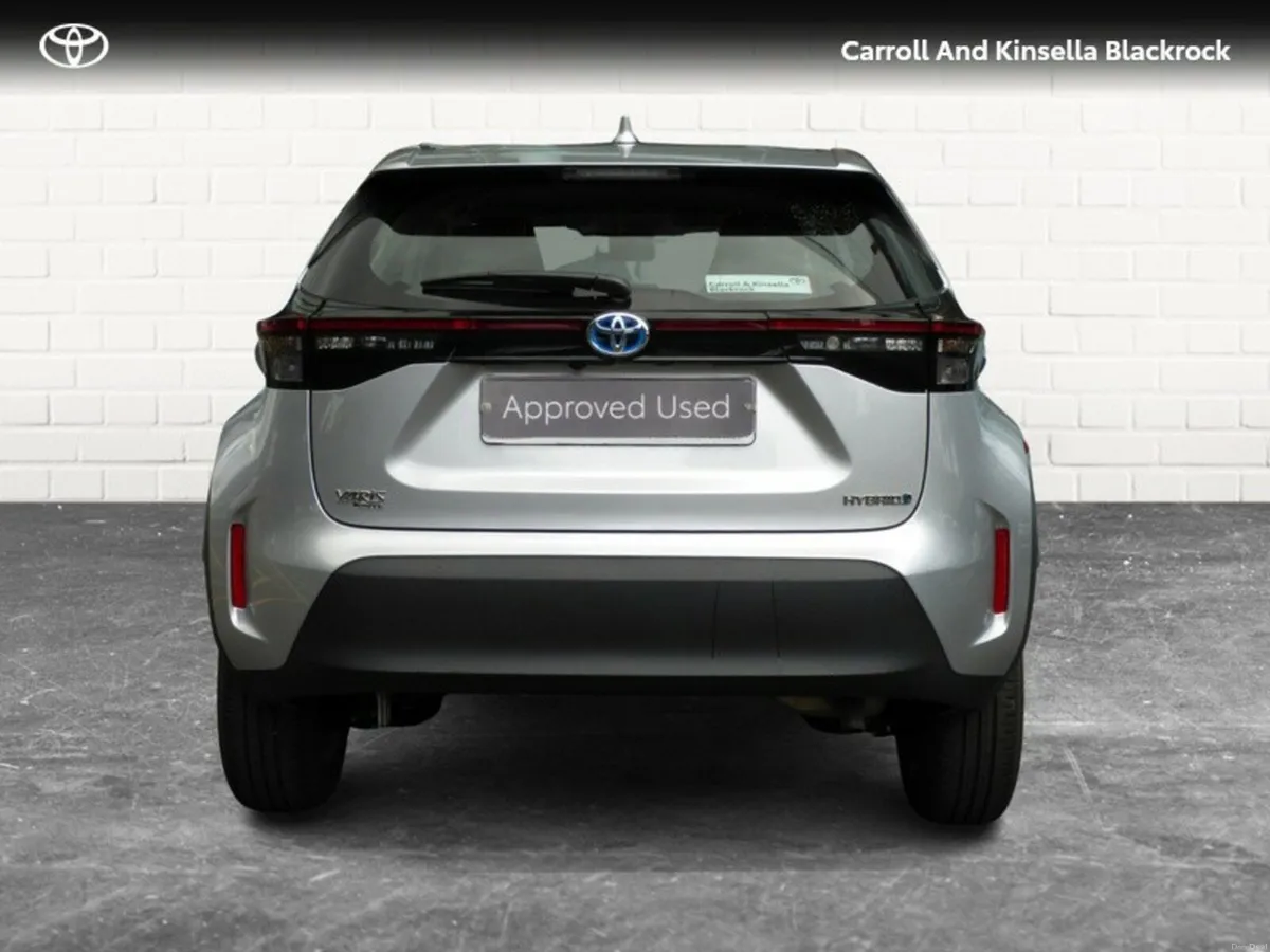 Toyota Yaris Cross Hybrid Luna - Image 4