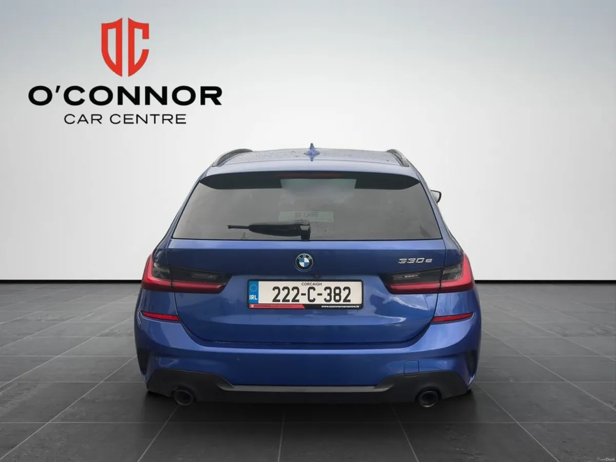 BMW 3-Series “Family car on paper… head-turner in - Image 3