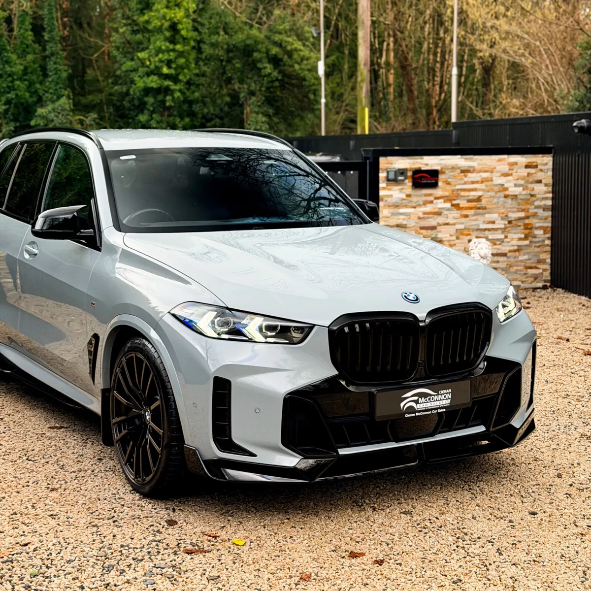 2023 (232)  BMW X5 50E MSPORT LCI 490BHP - Image 2