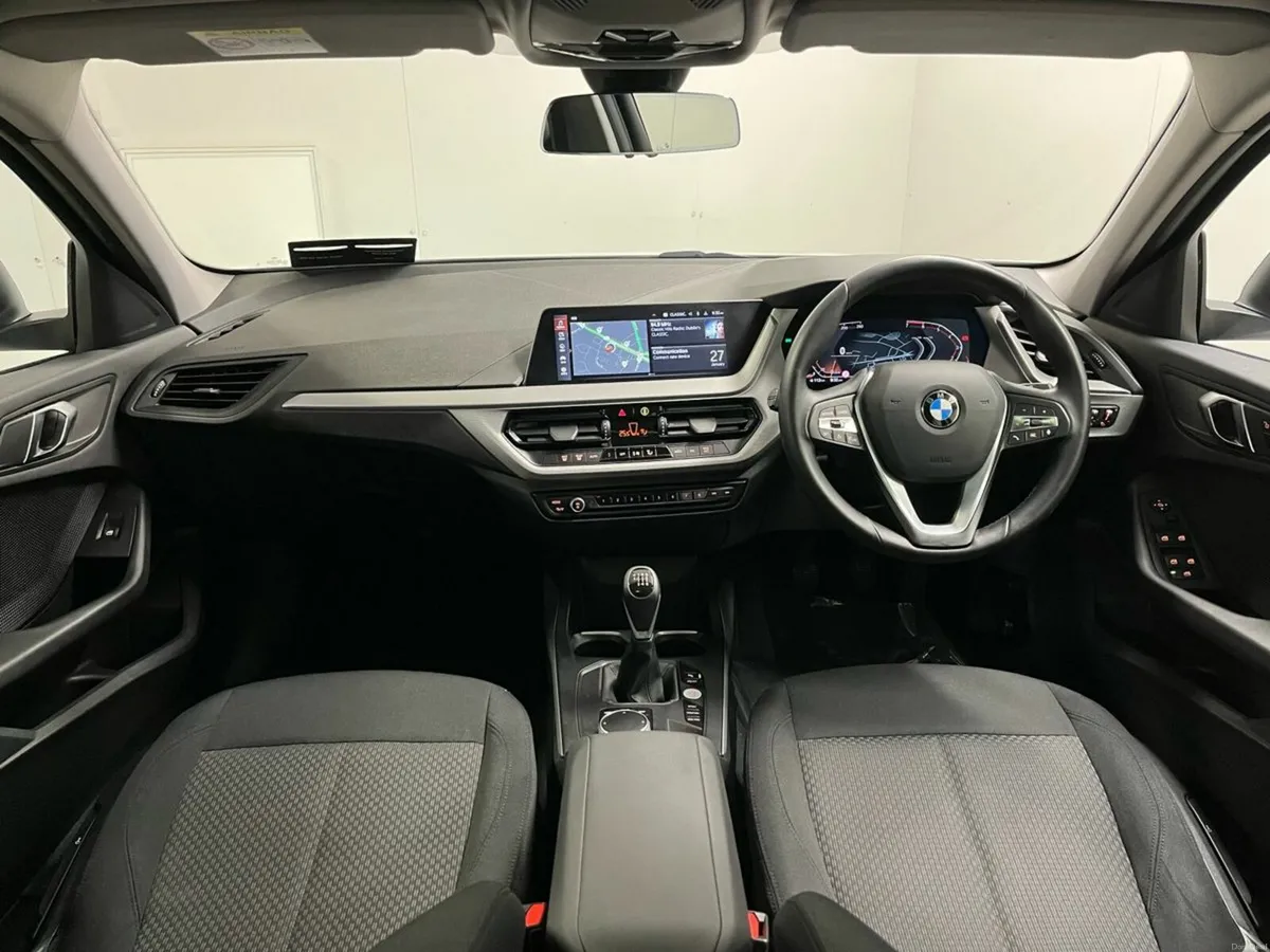 BMW 1-Series 118i SE - Parking Sensors - Panoramic - Image 4