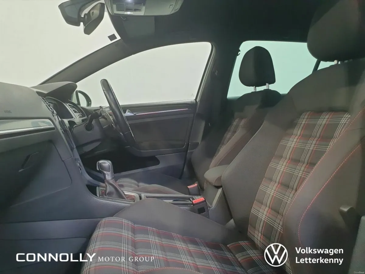 Volkswagen Golf 2.0 TSI 5DR 230HP GTI DSG - Image 5