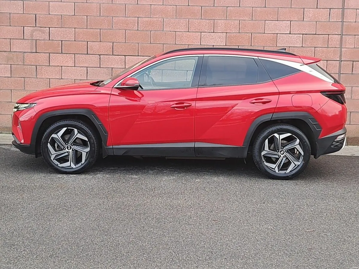 Hyundai Tucson 4 Wheel Drive Executive Plus Plug i - Image 3