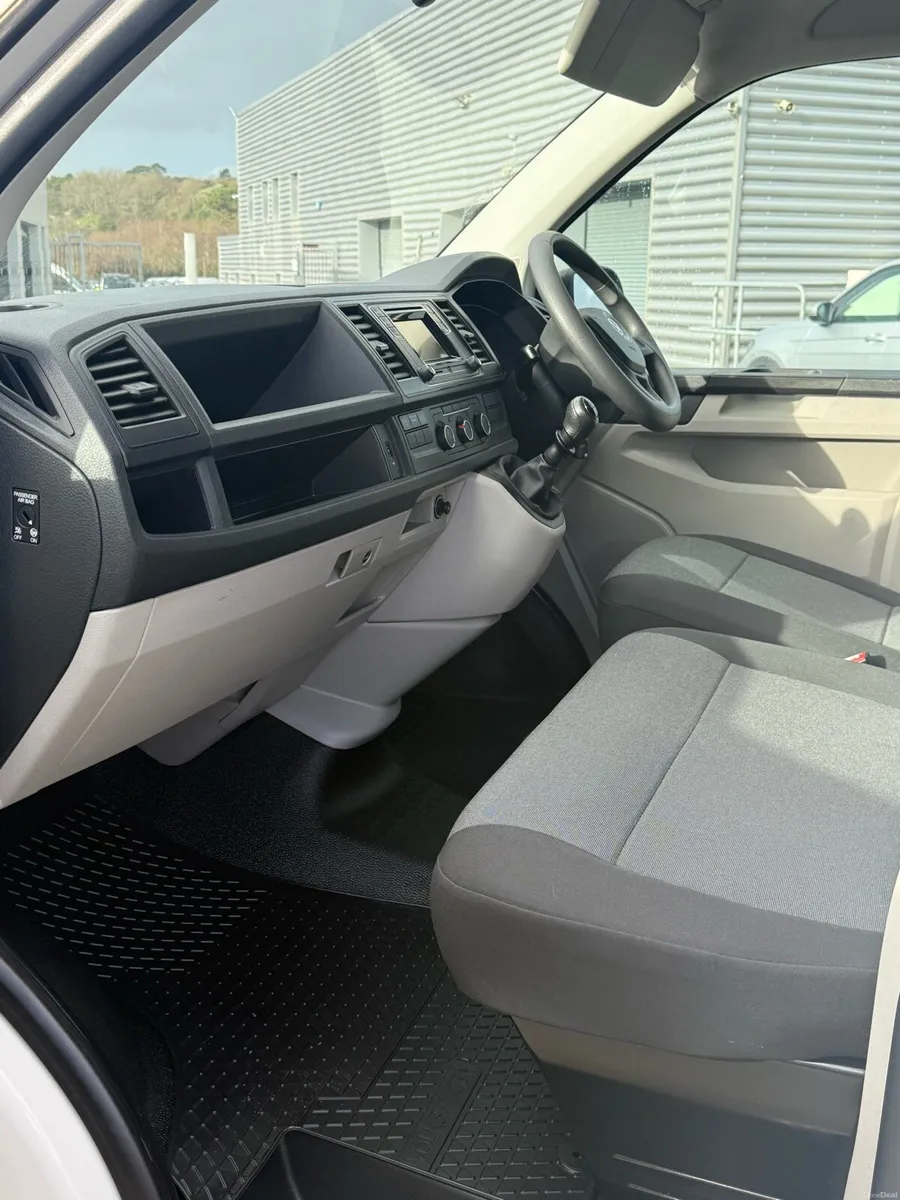 Transporter SWB 2.0TDI 102HP - Image 4