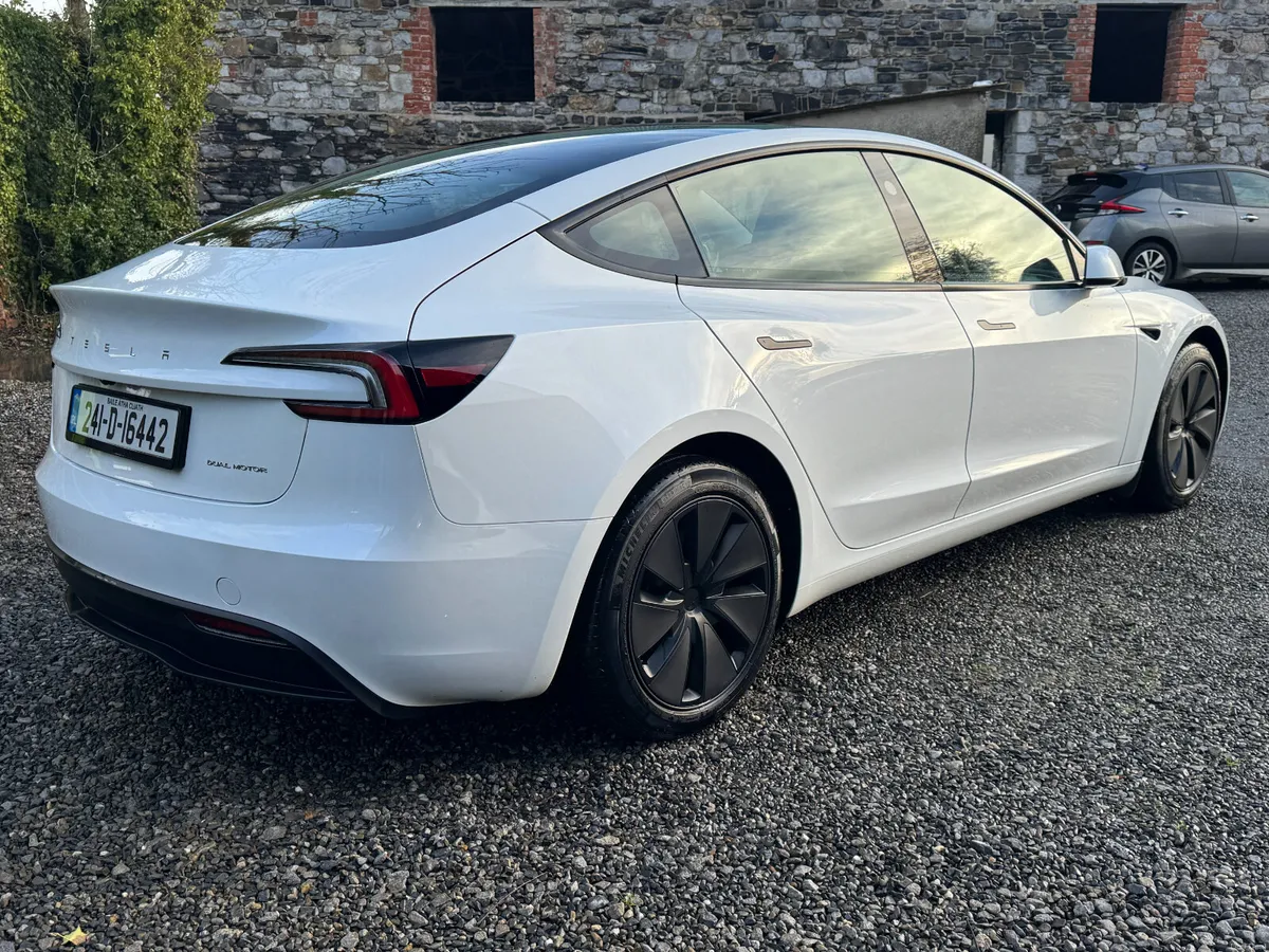 2024 Tesla Model 3 AWD Long Range Dual Motor - Image 3