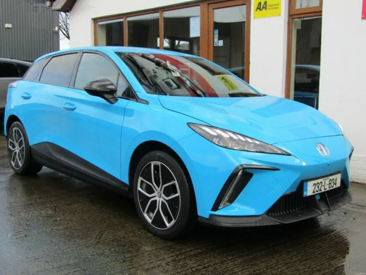 MG MG4 LR - Exclusive-64kwh 5DR Auto - Image 2