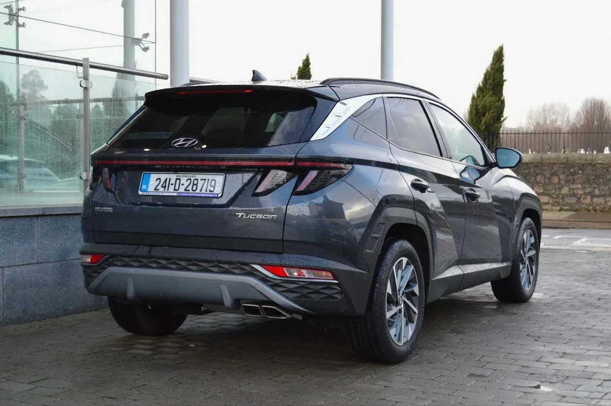 Hyundai Tucson 2WD Executive Plus - Image 4