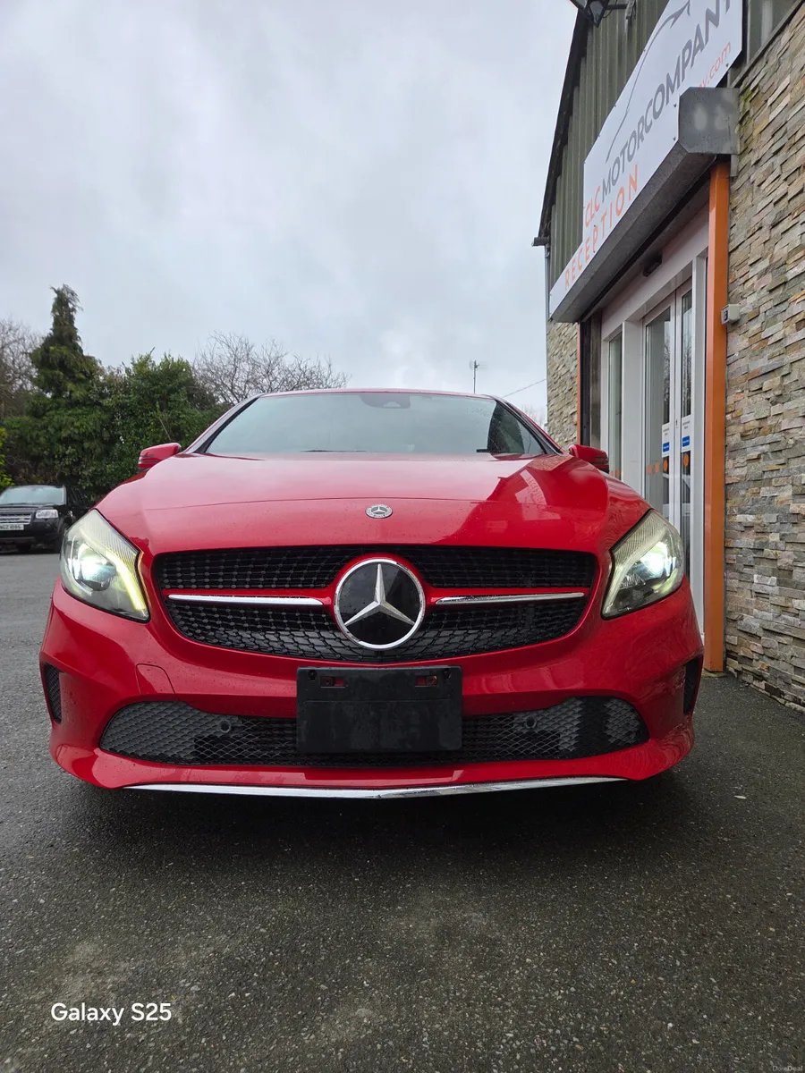 2017 MERCEDES A180 AUTO - Image 4