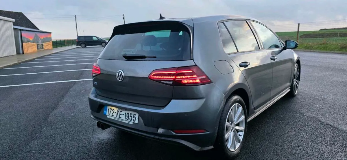 2017 VOLKSWAGEN GOLF GTE - Image 3