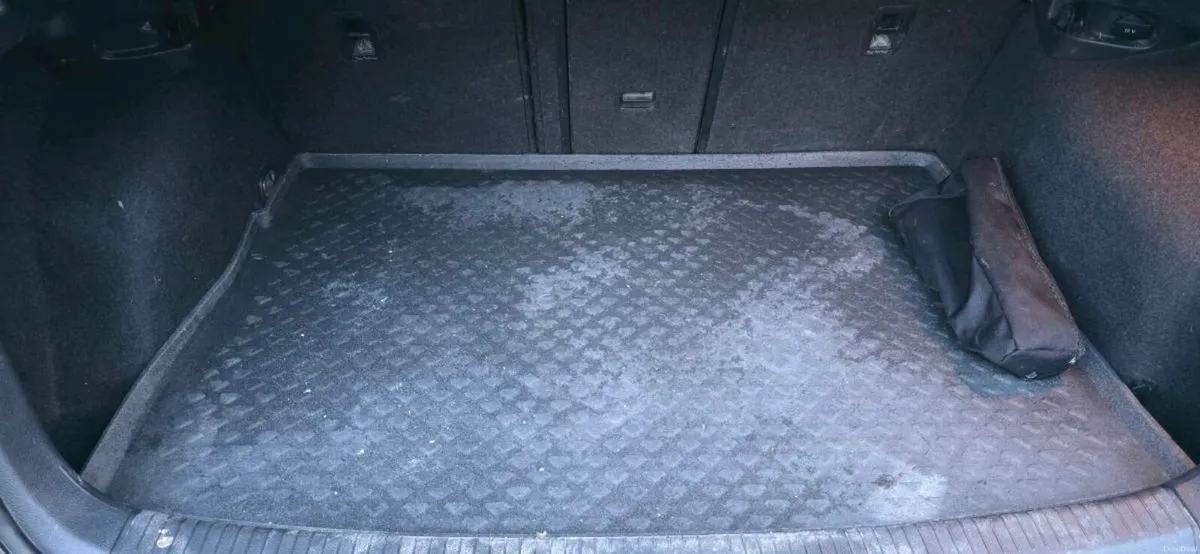 2017 VOLKSWAGEN GOLF GTE - Image 4