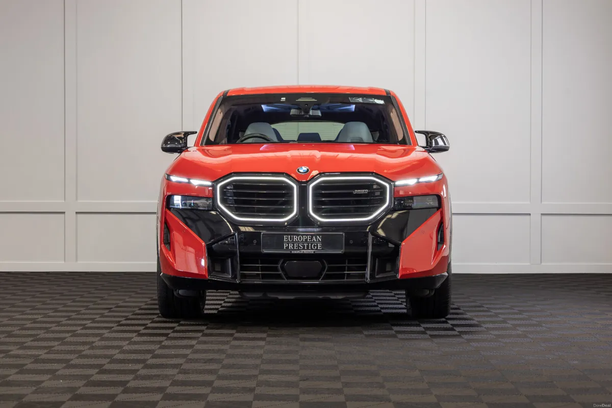 242 BMW XM 50e - Image 2