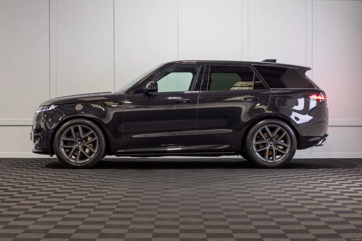 2025 Range Rover Sport P460e Dynamic SE - Image 3