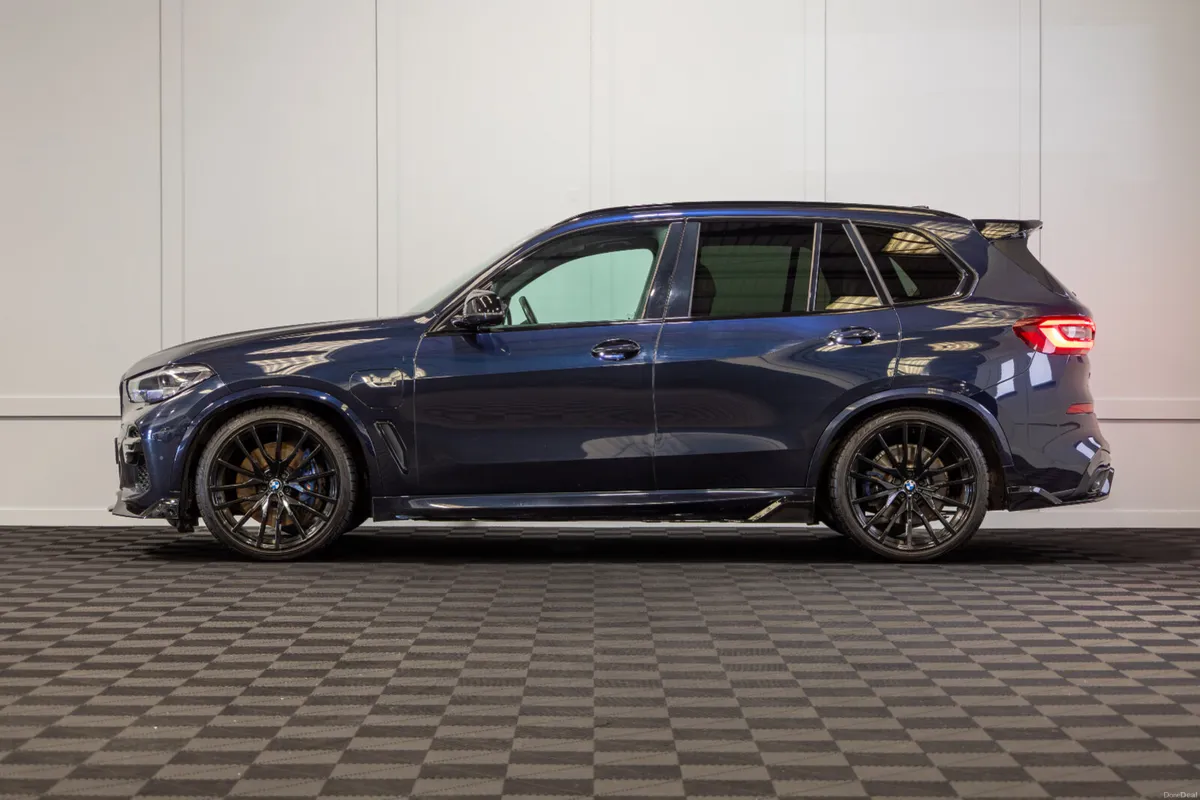 222 BMW X5 X-Drive 45e M-Sport - Image 3