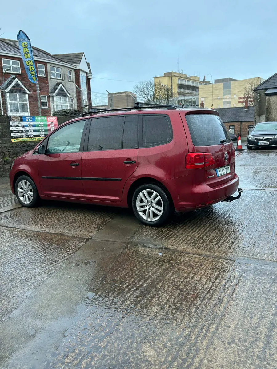 2012 Volkswagen Touran 1.6tdi AUTOMATIC - Image 3
