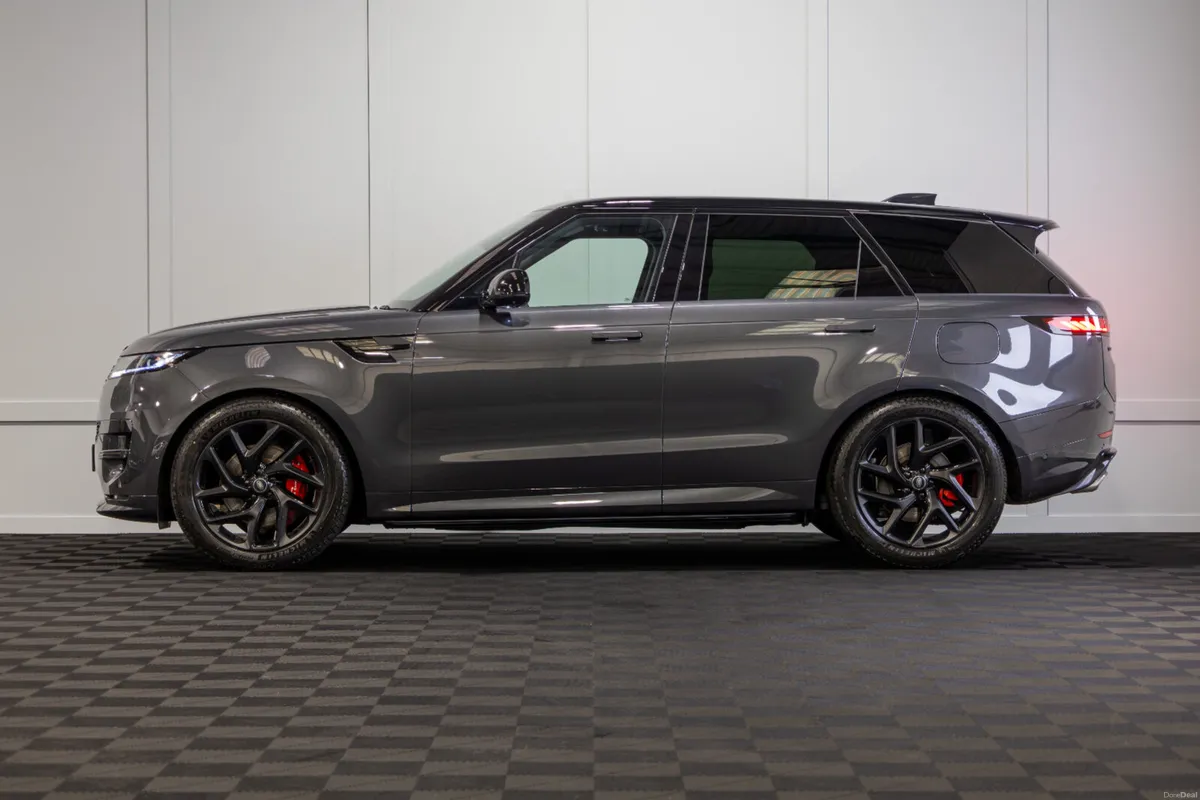2026 Range Rover Sport P460e Dynamic SE - Image 3