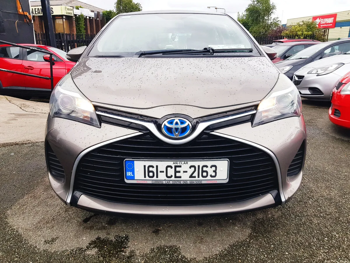 161 TOYOTA YARIS HYBRID AUTOMATIC V.Low KM 12 MONT - Image 3