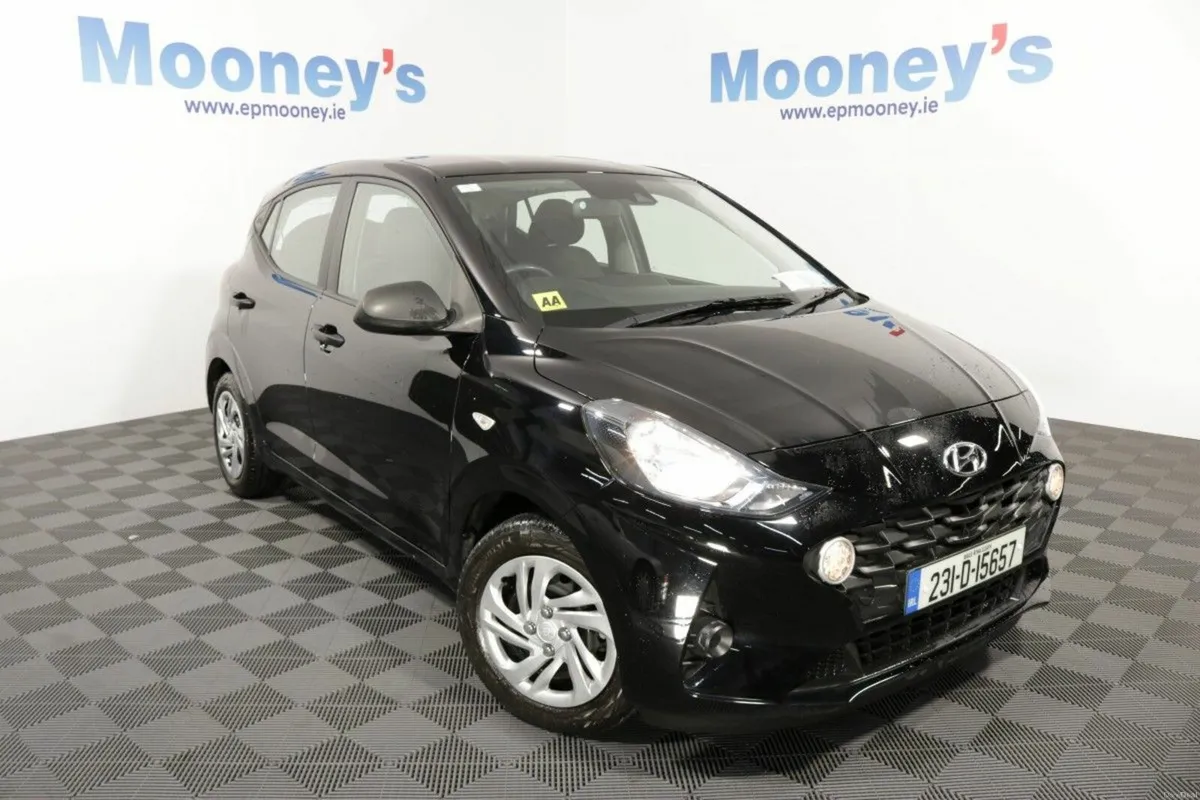 Hyundai i10 CLASSIC 1.0L PETROL HATCHBACK HERE AT - Image 1