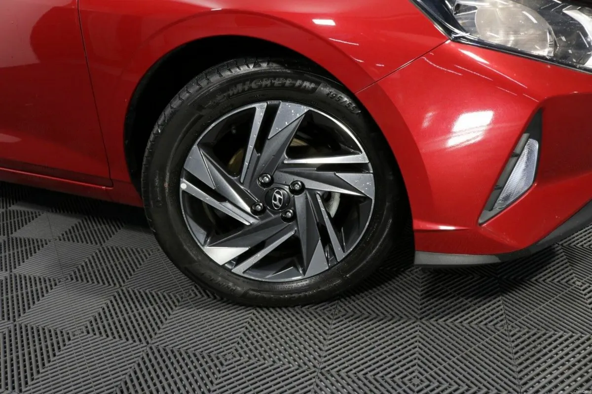 Hyundai i20 DELUXE PLUS 1.2L PETROL HATCHBCAK - Image 3