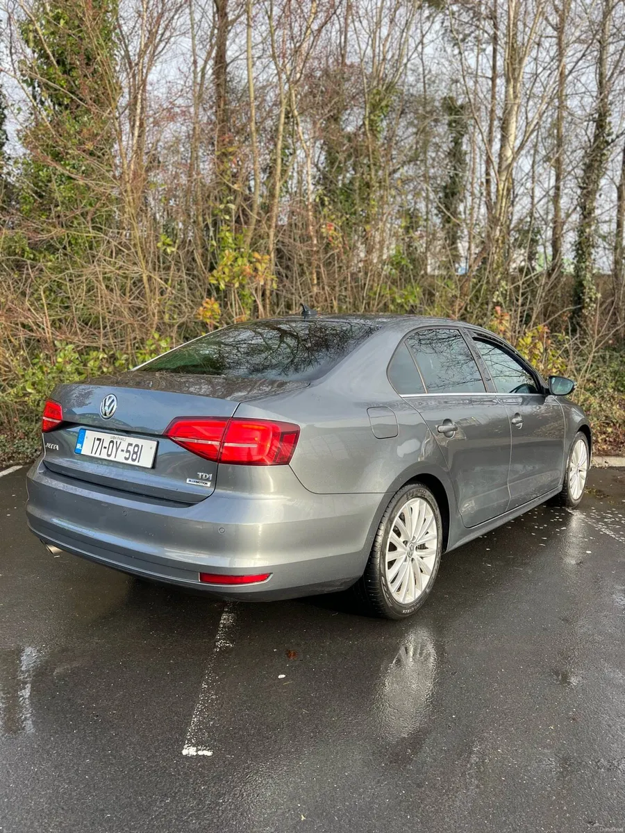 2017 Volkswagen Jetta Highline 2.0tdi 127k km - Image 4
