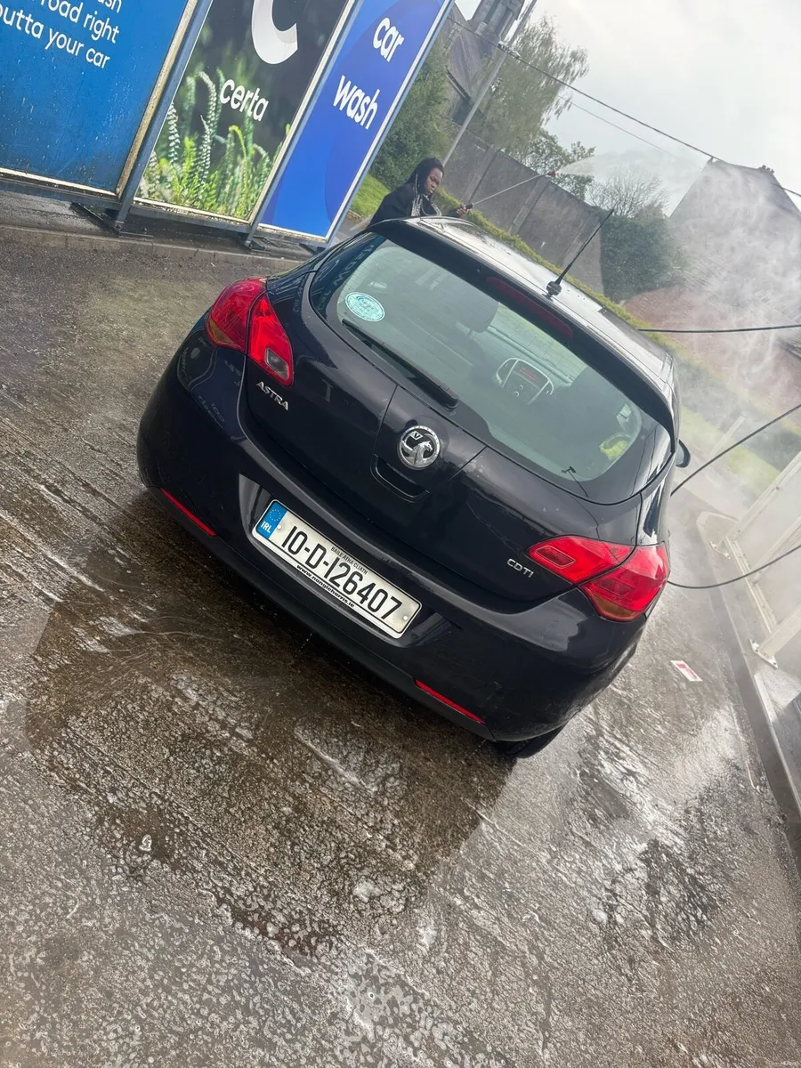 Vauxhall 1.7 Cdti Exclusiv Edition - Image 2