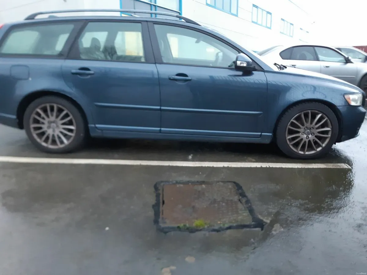 Volvo V50 2010 - Image 4