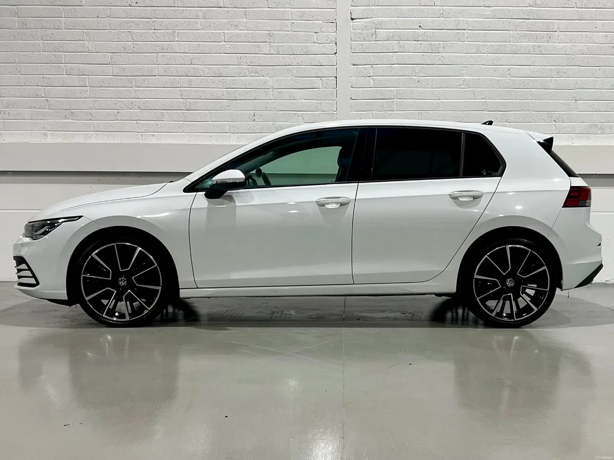 Volkswagen Golf Life 2.0TDI 115bhp 5dr Auto - Image 4