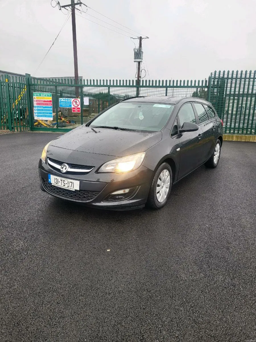SPOTLESS OPEL ASTRA DIESEL ESTATE NCT'D 1 OWNER - Image 4